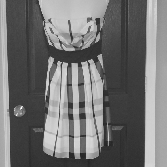 Dress - Picture 1 of 2